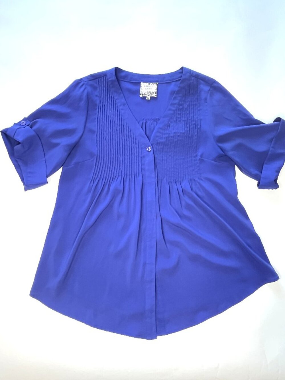 Larsen Gray Medium Blue Short Sleeve Flowy 1-Button Cardigan Blouse